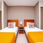 Holiday home Luxury House With Rooftop And Jacuzzi