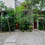 Luxury House With Rooftop And Jacuzzi