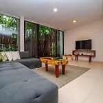 Holiday home Luxury House With Rooftop And Jacuzzi *