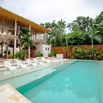 Deluxe Studio With Private Jacuzzi