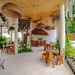 Deluxe Studio With Private Jacuzzi