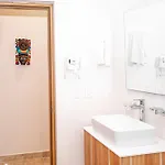 Apartment Level With Minifridge Microwave And Splash Pool *