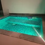 Level With Minifridge Microwave And Splash Pool Apartment