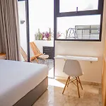 Level With Minifridge Microwave And Splash Pool Apartment *