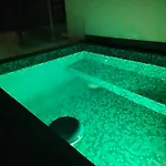 Apartment Level With Minifridge Microwave And Splash Pool *