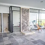 Apartment Level With Minifridge Microwave And Splash Pool *