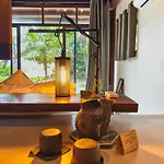 Hotel Libelula Beachfront 4*
