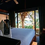Hotel Libelula Beachfront 4*