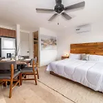 King With Balcony, Gym, Rooftop Pool Holiday home Tulum