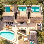 4 Pax Luxury Condo Pool Acces