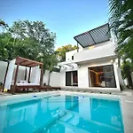 Stunning In The Heart Of La Veleta Villa *