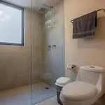 Apartment Bright 2br Loft With Rooftop Pool In Downtown Location