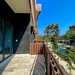 A Unos Pasos De La Playa, Alberca Transparente
