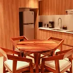 Apartamento Modern Sleeps 2 *