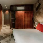 Barneys Ny Red Residence With Pool