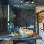 Hostal Meteora & Coffeehouse Tulum