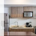 Modern With 2 Bdr Gym & Pool Apartamento