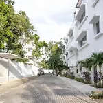 Modern With 2 Bdr Gym & Pool Apartamento
