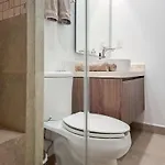 Apartamento Modern With 2 Bdr Gym & Pool