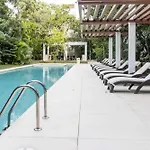 Modern With 2 Bdr Gym & Pool Apartamento