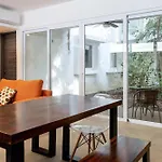 Modern With 2 Bdr Gym & Pool Apartamento