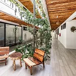 Lux Jungle Studio Near Beach