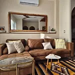 Premiere Villa Near The Beach