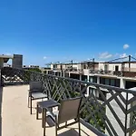 Apartment Escape - Stylish Pool, Gym & Parking