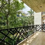 Escape - Stylish Pool, Gym & Parking Apartment Tulum