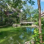 One Block From Beach In Hotel Zone Free Beach Club