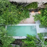 Amor Rooms Hotel 2*
