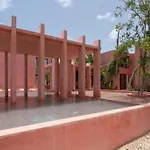 Fabulous Pool And Jacuzzi House