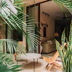 Quiet, Lux, Spacious And Comfy 2Bd 2Bth Condo,Private Pool, Wifi, Ac, 24Hr Security
