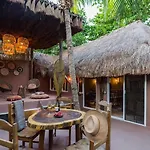Jungle Villa -Steps To The Beach And Restaurants!
