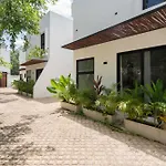 Apartment Casa Laura - - Private Townhome For 6 Guest - 3 Bedrooms - 5 Beds- Restaurant Walking Distance