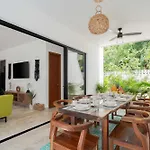 Apartment Casa Laura - - Private Townhome For 6 Guest - 3 Bedrooms - 5 Beds- Restaurant Walking Distance