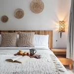 Apartment Casa Laura - - Private Townhome For 6 Guest - 3 Bedrooms - 5 Beds- Restaurant Walking Distance *