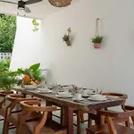 Casa Laura - - Private Townhome For 6 Guest - 3 Bedrooms - 5 Beds- Restaurant Walking Distance Apartment