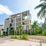 Front Luxury In Apartment *