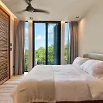 Front Luxury In Apartment