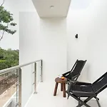 Luxury 4Br Villa With 3 Pools & Paddle Court, Karanda