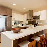 Stylish 3br Beachview Rooftop & Concierge Apartment