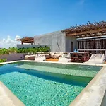 Stylish 3br Beachview Rooftop & Concierge Tulum