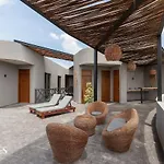 Luminous 2 Bedroom With Roof Pool Close To Hotel Zone By Waves Management