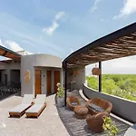 Luminous 2 Bedroom With Roof Pool Close To Hotel Zone By Waves Management