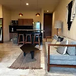 Spacious 2 Bedroom Apartment With Private Pool Top Amenities