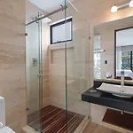 Holiday home 2 Bedroom With Spacious Loft Close From Zone