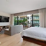 Holiday home 2 Bedroom With Spacious Loft Close From Zone