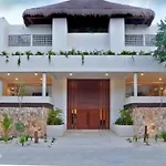 2 Bedroom Amazing Pool Top Amenities Wifi 2Fl Gym