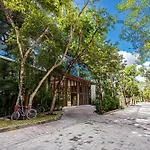 Serene Tulum Hideaway With Cenotes